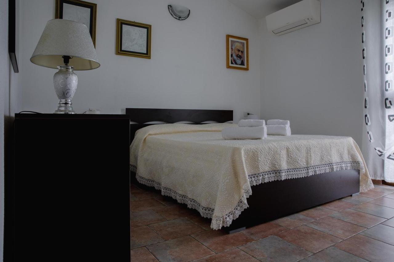 فيلا Le Residenze Di Baia Sant'Anna تانايونيلا المظهر الخارجي الصورة